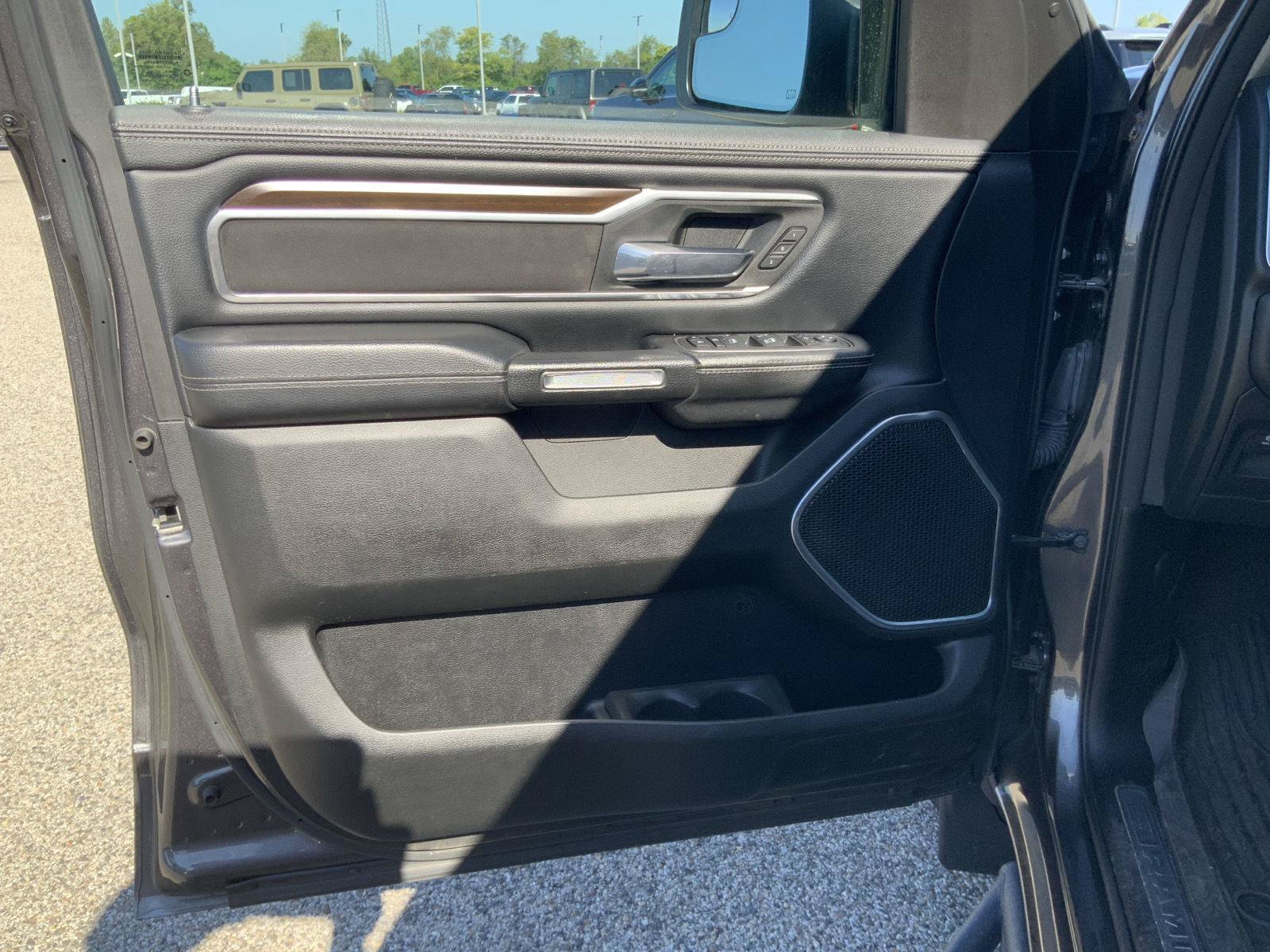 Used 2022 RAM 1500 Laramie AWD/4WD image 19