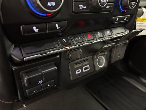 Used 2021 Chevrolet Silverado 1500 LT w/ Convenience Package II image 42