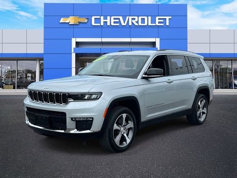 Used 2023 Jeep Grand Cherokee L Limited w/ Luxury Tech Group II AWD/4WD image 2