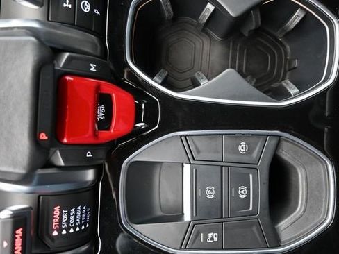 Used 2019 Lamborghini Urus image 19