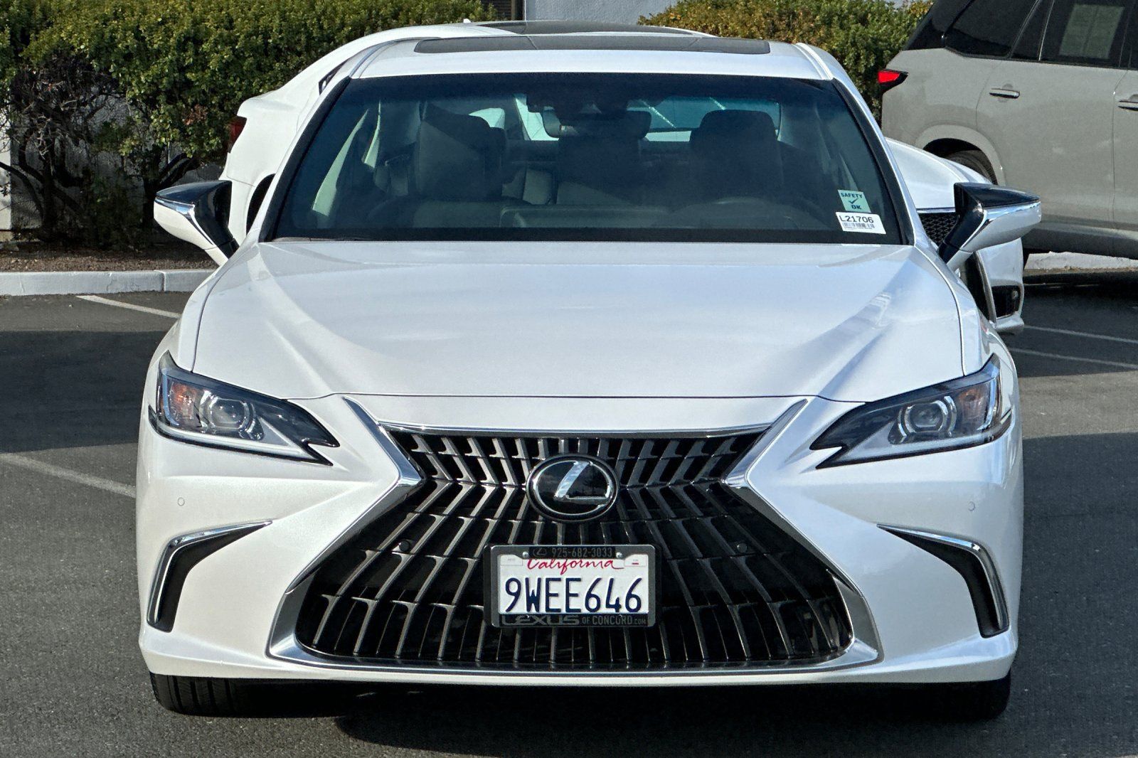 Used 2025 Lexus ES 300h w/ Premium Package FWD image 6