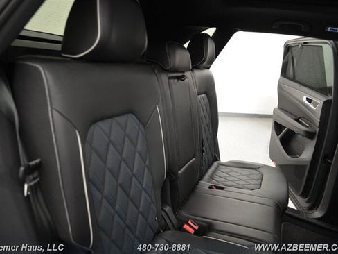 Used 2024 Volkswagen Atlas Cross Sport SEL Premium R-Line image 24