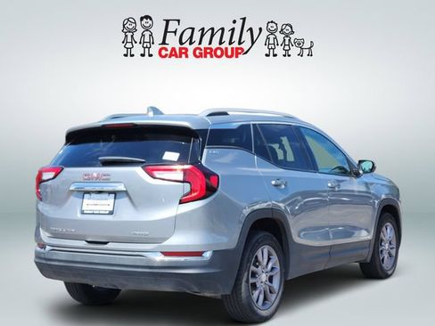 Used 2024 GMC Terrain SLT AWD/4WD image 4
