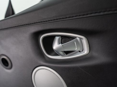 Used 2021 Aston Martin V8 Vantage Roadster RWD image 46