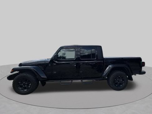 Used 2023 Jeep Gladiator Sport AWD/4WD image 7