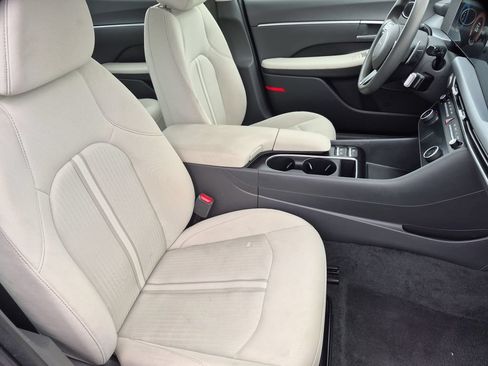 Used 2025 Hyundai Sonata SEL FWD image 31