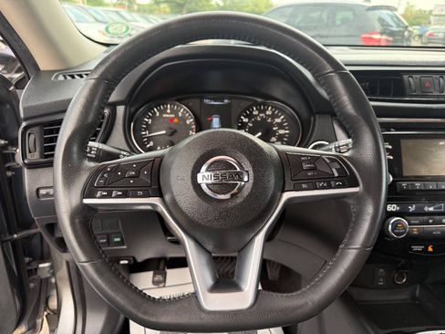 Used 2017 Nissan Rogue SV FWD image 15