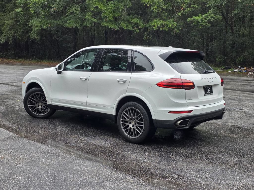 Used 2017 Porsche Cayenne AWD/4WD image 4