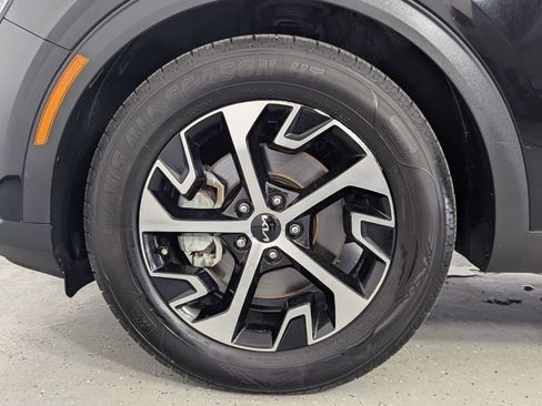 Used 2024 Kia Sportage EX FWD image 9