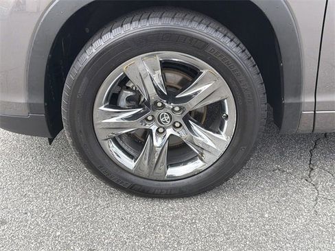 Used 2018 Toyota Highlander Limited Platinum image 11