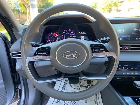 Used 2021 Hyundai Elantra SEL FWD image 57