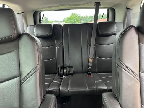 Used 2015 Cadillac Escalade Luxury AWD/4WD image 13