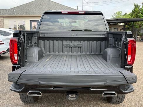 Used 2025 GMC Sierra 1500 AT4 image 10