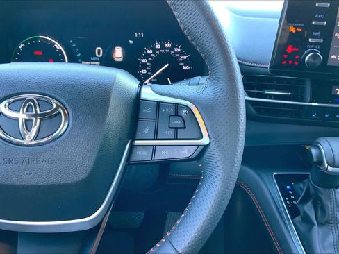 Used 2024 Toyota Sienna XSE image 24