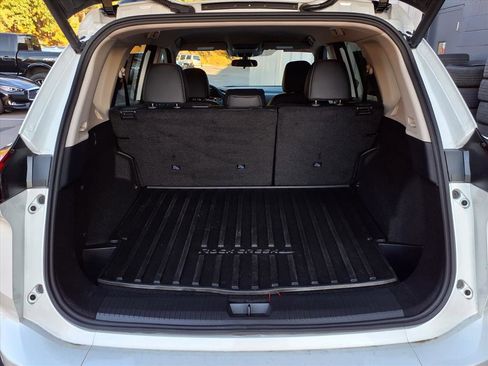 Certified 2025 Nissan Rogue SV image 26