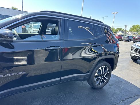 Used 2023 Jeep Compass Limited AWD/4WD image 5