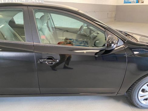 Used 2012 Kia Forte LX image 19