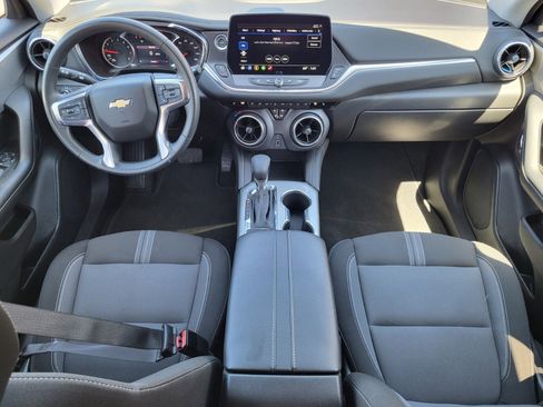Used 2025 Chevrolet Blazer LT FWD image 12
