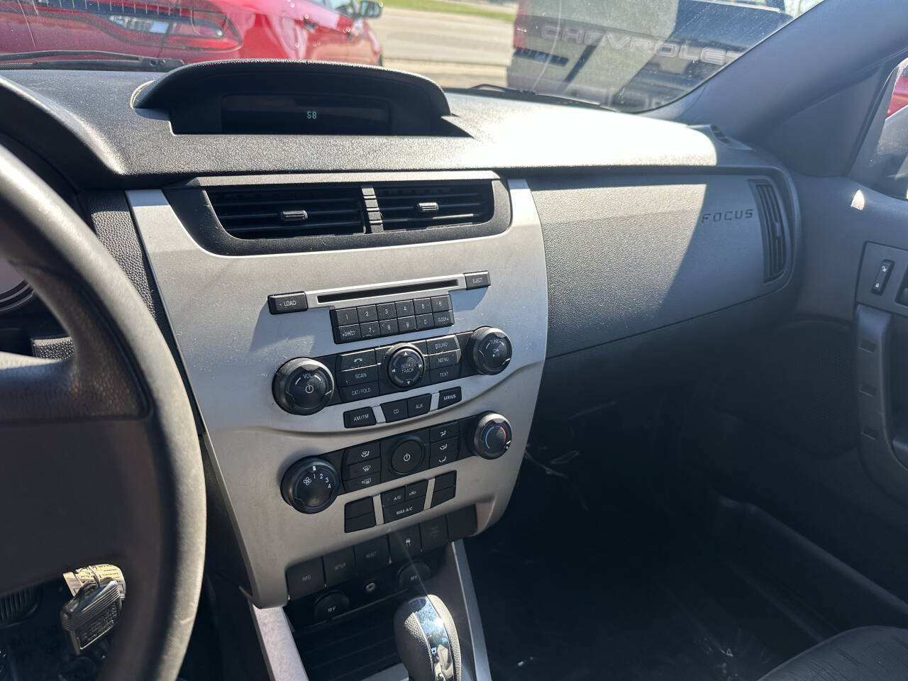 Used 2010 Ford Focus SE FWD image 15