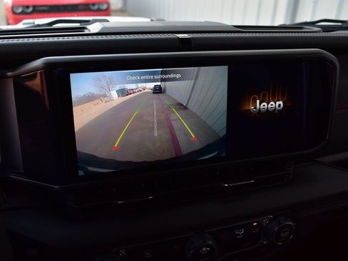 Used 2025 Jeep Wrangler Rubicon image 52