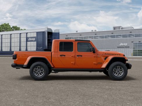 New 2026 Jeep Gladiator Mojave w/ Steel Bumper Group AWD/4WD image 22
