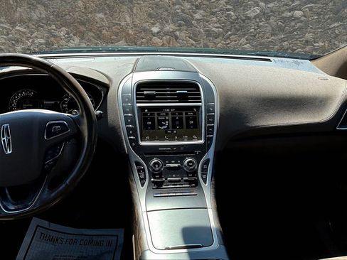 Used 2016 Lincoln MKX Reserve w/ Technology Package AWD/4WD image 6