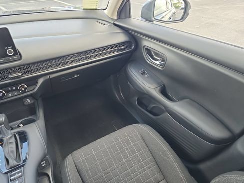 Certified 2025 Honda HR-V LX image 12