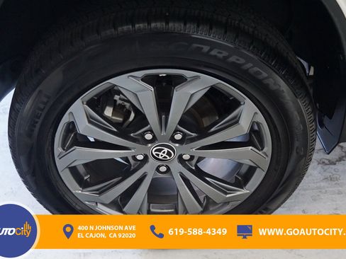 Used 2022 Toyota RAV4 XLE Premium image 13