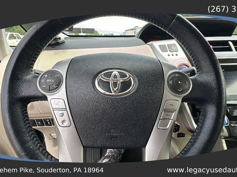 Used 2017 Toyota Prius V Four FWD image 36