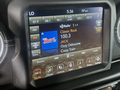 Used 2022 Jeep Wrangler Sahara image 19