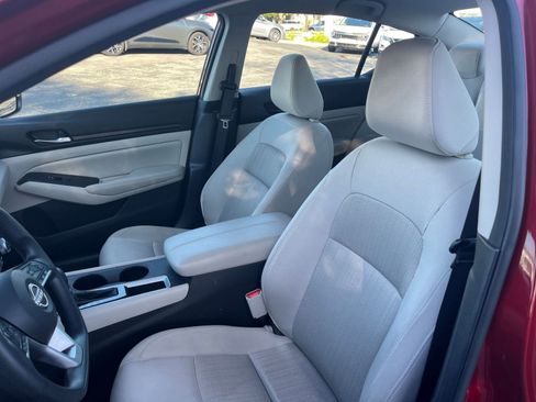 Used 2025 Nissan Altima 2.5 SV image 28