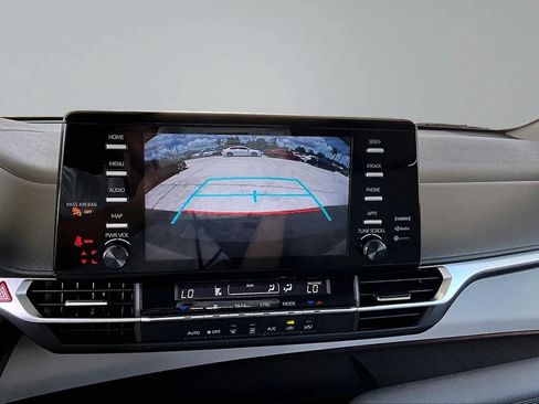 Used 2021 Toyota Sienna LE FWD image 13