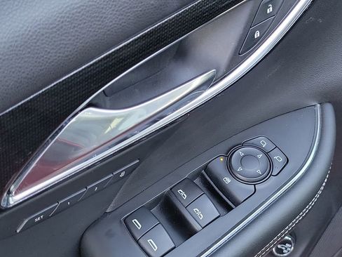 Used 2022 Buick Envision Essence w/ Sport Touring Package image 25