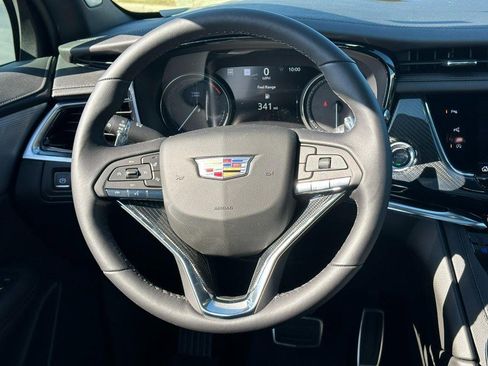New 2025 Cadillac XT6 Sport w/ Technology Package image 13
