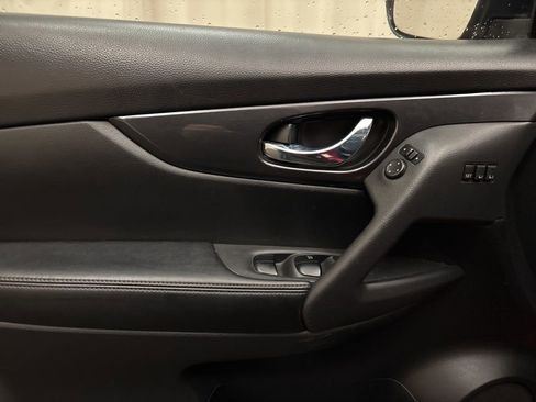 Used 2013 Nissan Rogue SV w/ Premium Pkg image 9