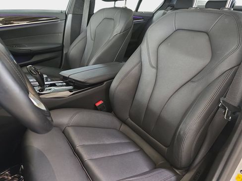 Used 2020 BMW 530i w/ Convenience Package RWD image 17