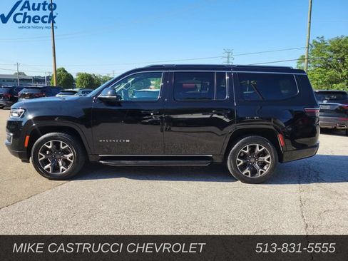 Used 2024 Jeep Wagoneer Series III AWD/4WD image 2