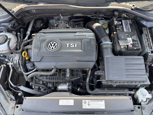 Used 2019 Volkswagen GTI SE FWD image 29
