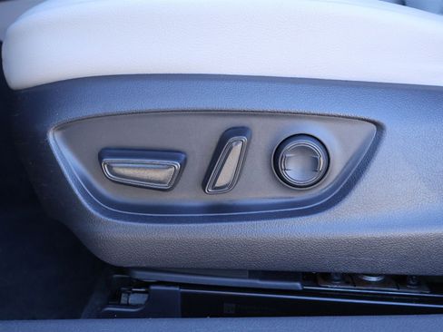 Used 2022 Toyota Camry SE image 24