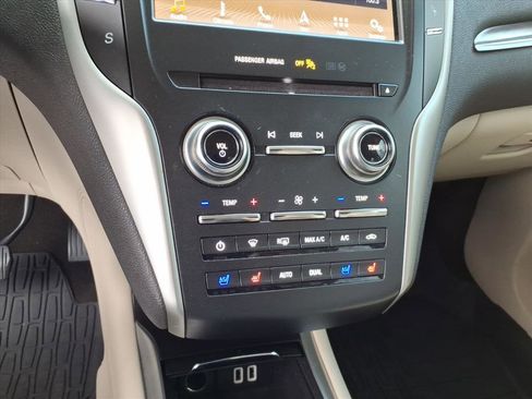 Used 2019 Lincoln MKC Reserve image 19