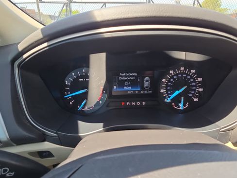 Used 2015 Ford Fusion SE FWD image 21