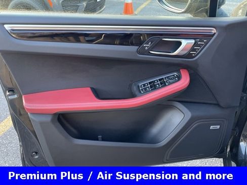 Used 2021 Porsche Macan S image 11