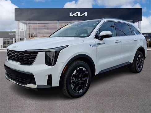 Certified 2025 Kia Sorento S w/ Panoramic Sunroof Package image 3