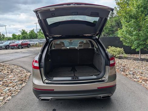 Used 2018 Lincoln MKX Reserve w/ Driver Assistance Package AWD/4WD image 21
