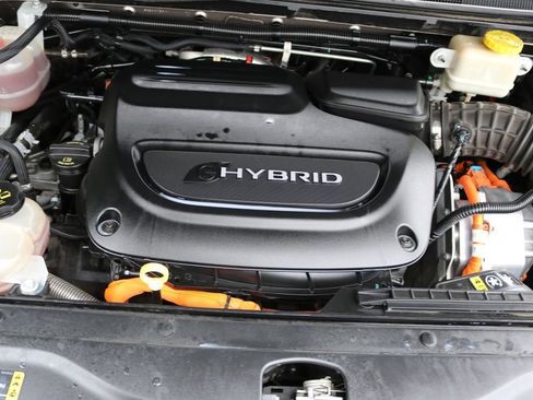 Used 2018 Chrysler Pacifica Limited w/ Advanced Safetytec Group FWD image 10