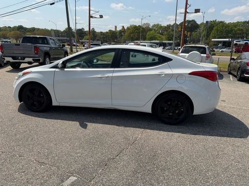 Used 2013 Hyundai Elantra GLS w/ Preferred Pkg image 16