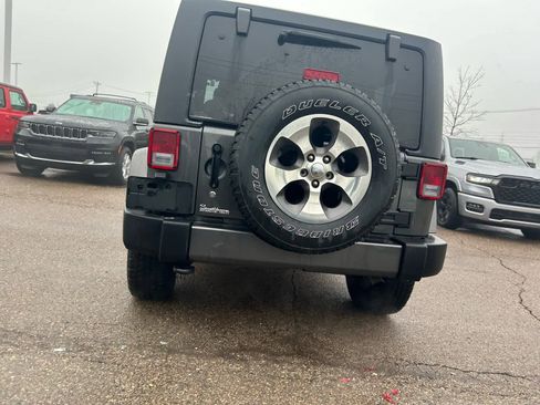 Certified 2018 Jeep Wrangler Sahara w/ Connectivity Group image 23