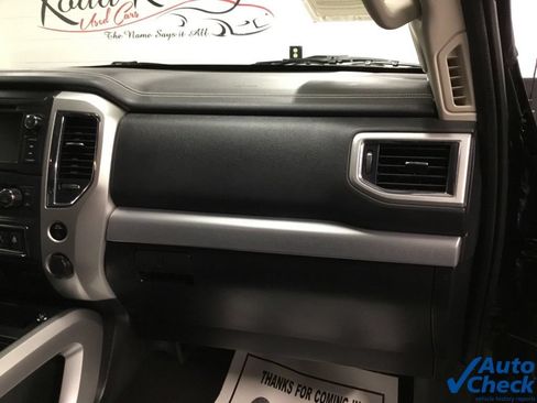Used 2019 Nissan Titan PRO-4X w/ Pro-4x Convenience Package AWD/4WD image 45