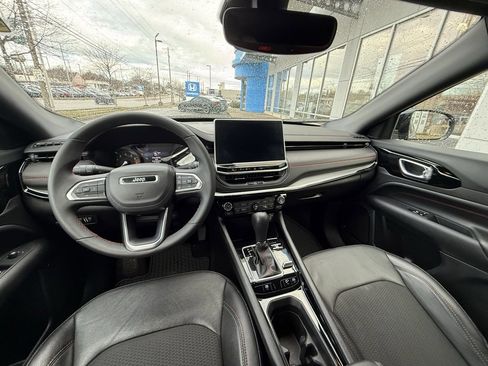 Used 2024 Jeep Compass Trailhawk image 16