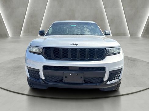 Used 2023 Jeep Grand Cherokee L Laredo AWD/4WD image 2